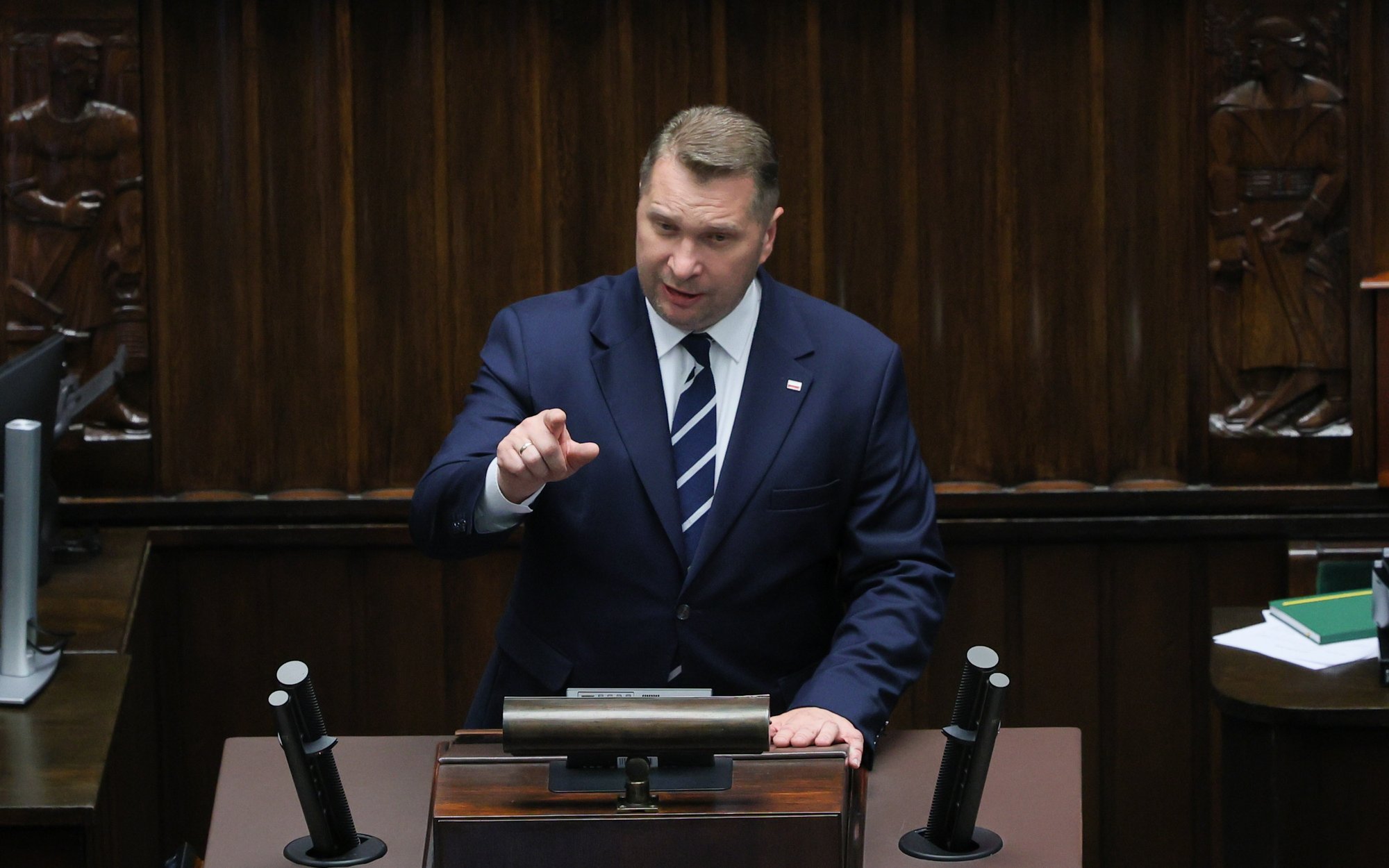 W Sejmie o „wyłudzeniach” i mieszkaniach. Przemysław Czarnek: Macie krew na rękach