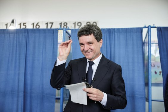 W niedzielę 18 maja burmistrz Bukaresztu Nicusor Dan głosował w Fogaraszu