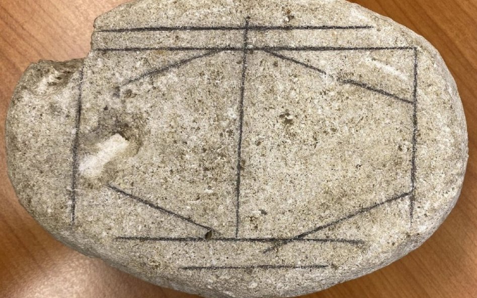 Tajemniczy rzymski kamień znajduje się w Het Romeins Museum w Heerlen w Holandii. Heerlen zostało zb