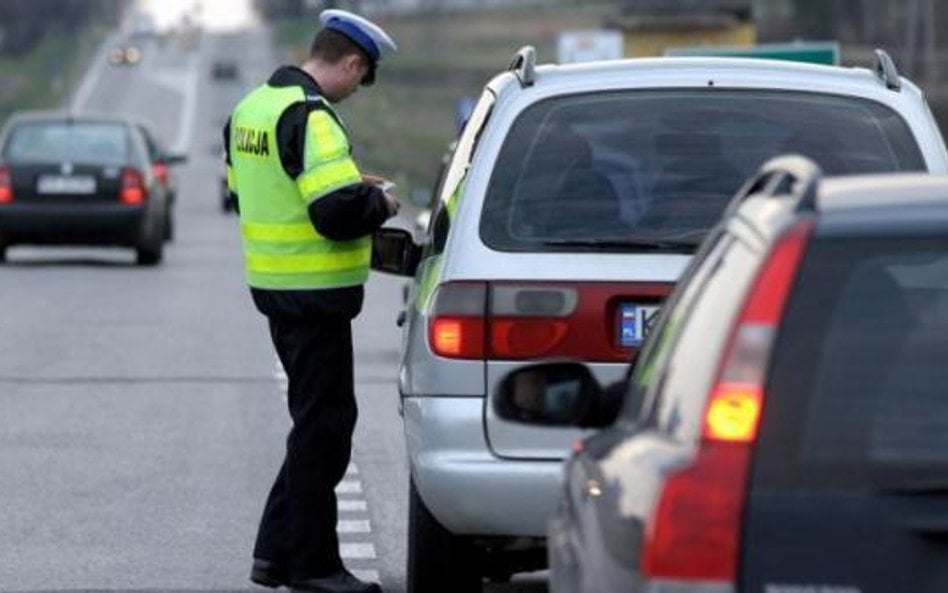 Policja szuka kandydatów. Ile można zarobić?