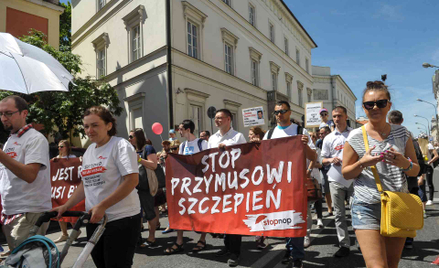 Demonstracja przeciw przymusowym szczepieniom w Warszawie (maj 2017 rok)