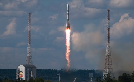 Rakieta nośna Sojuz-2.1b z górnym stopniem Fregat, wynosząca dwa satelity Ionosfera-M i 18 ładunków,