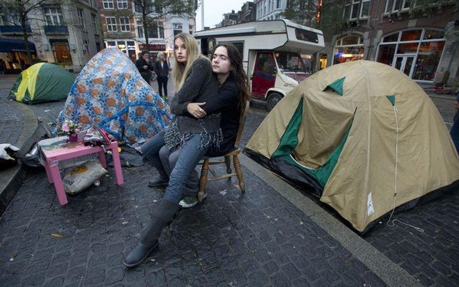 Squattersi na placu Dam w Amsterdamie