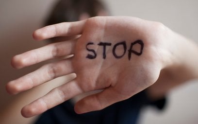 Kiedy widzimy dziecko, które jest smutne, izoluje się, wycofuje z kontaktów z ludźmi, to warto je za