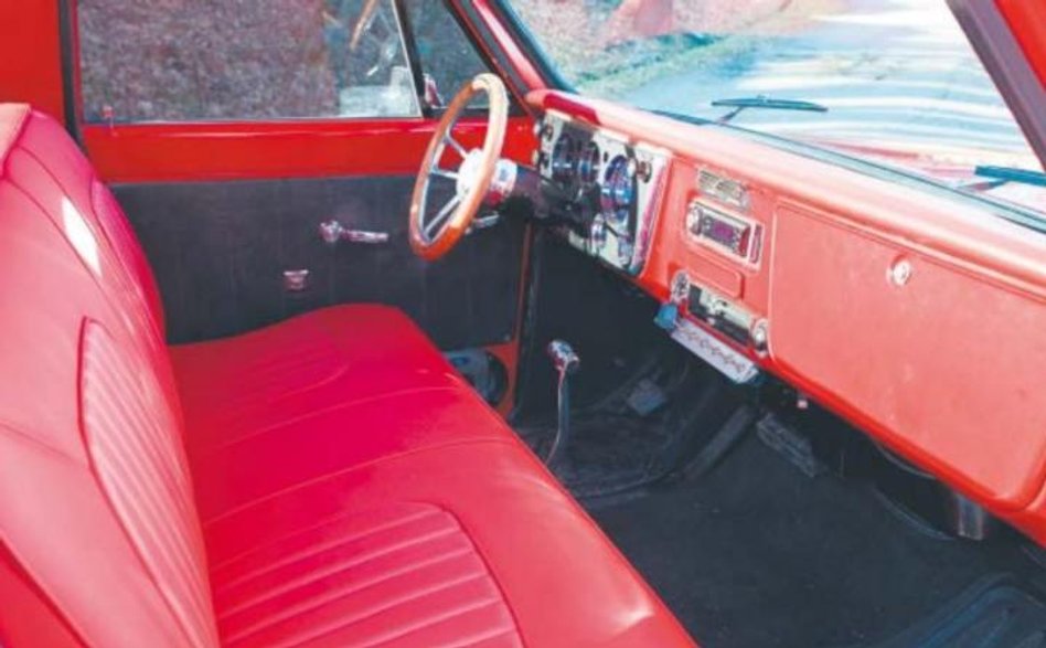 Pracy nie szczędzono także we wnętrzu.