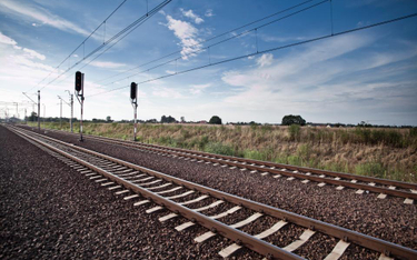 Pociągi pasażerskie na linii Żyrardów – Skierniewice przyspieszą do 160 kilometrów na godzinę, a na 