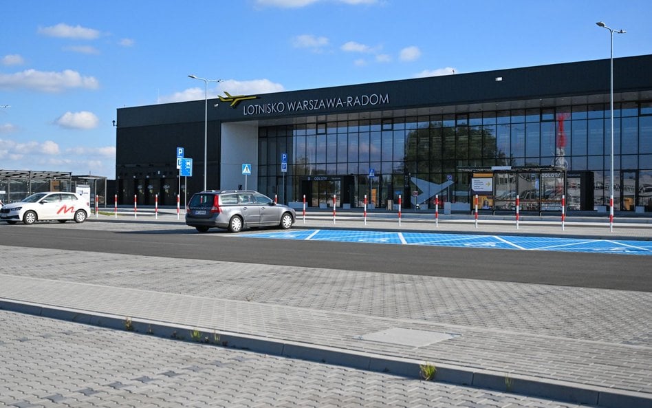 Trwają rozmowy ws. budowy łącznika do lotniska Warszawa-Radom i drogi S12