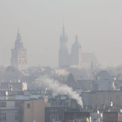 Jakość powietrza w Polsce niewiele się poprawiła od zeszłego roku, ale w stosunku do lat poprzednich
