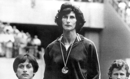 Podczas igrzysk w Montrealu w 1976 r. na celowniku służb znalazła się Irena Szewińska, która po zwyc