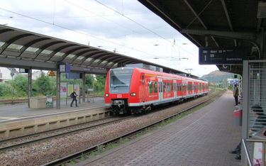 Niemcy: Imigrant złapał dziecko i rzucił się pod pociąg