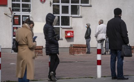Największy dobowy wzrost zachorowań. Nie żyje 37-latek