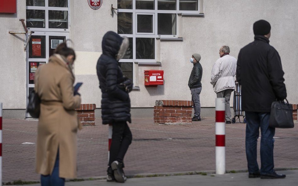 Największy dobowy wzrost zachorowań. Nie żyje 37-latek