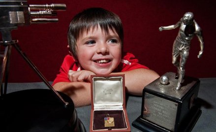 Aukcja pamiątek w Chester. George Best (1946 – 2005), urodzony w Belfaście, 37-krotny reprezentant I