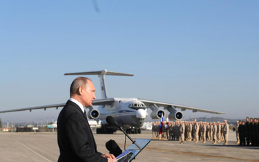 Władimir Putin w bazie lotniczej w Hmeimim w grudniu ubiegłego roku
