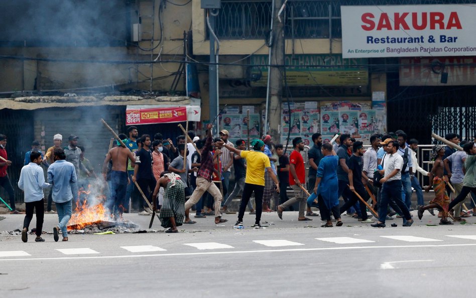 W Bangladeszu trwają krwawe protesty