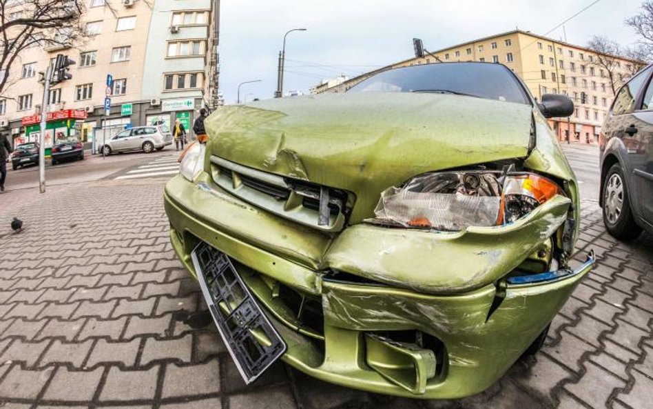 W zasadzie na pieniądze po wypadku nie powinniśmy czekać dłużej niż 30 dni.