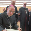 Arcybiskupi Wojciech Polak oraz Stanisław Budzik (stoi drugi od prawej) publicznie zadeklarowali, że