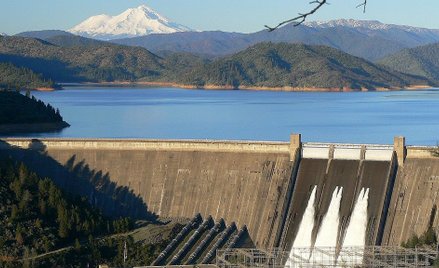 Zapora Shasta w Kalifornii
