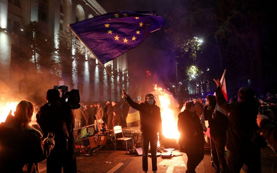 W Tbilisi doszło do starć proeuropejskich demonstrantów z policją