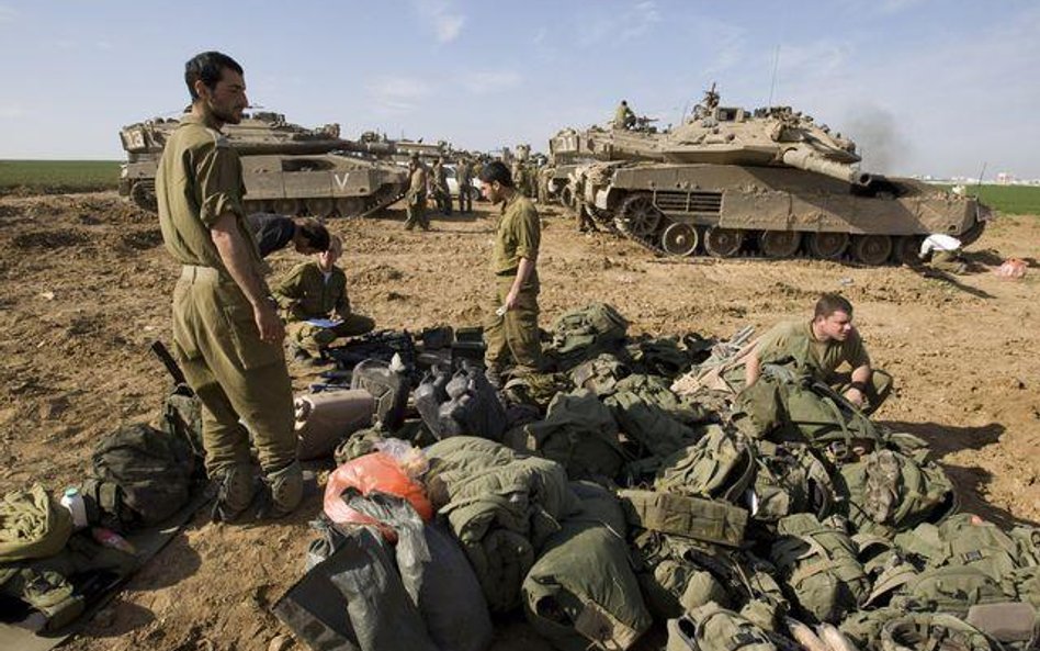 Izraelscy żołnierze na granicy ze Strefą Gazy