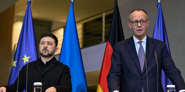 Merz po rozmowach w Berlinie: Rosja gra na czas