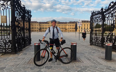 Z Wiednia do Krakowa na rowerze - akcja promocyjna dyrektora biura POT