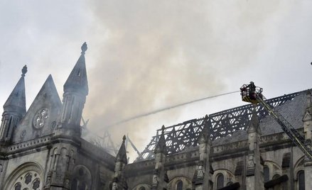 Pożar poważnie uszkodził bazylikę w Nantes