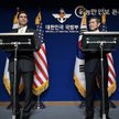 Sekretarz obrony USA Mark Esper i jego odpowiednik z Korei Południowej Jeong Kyeong-doo