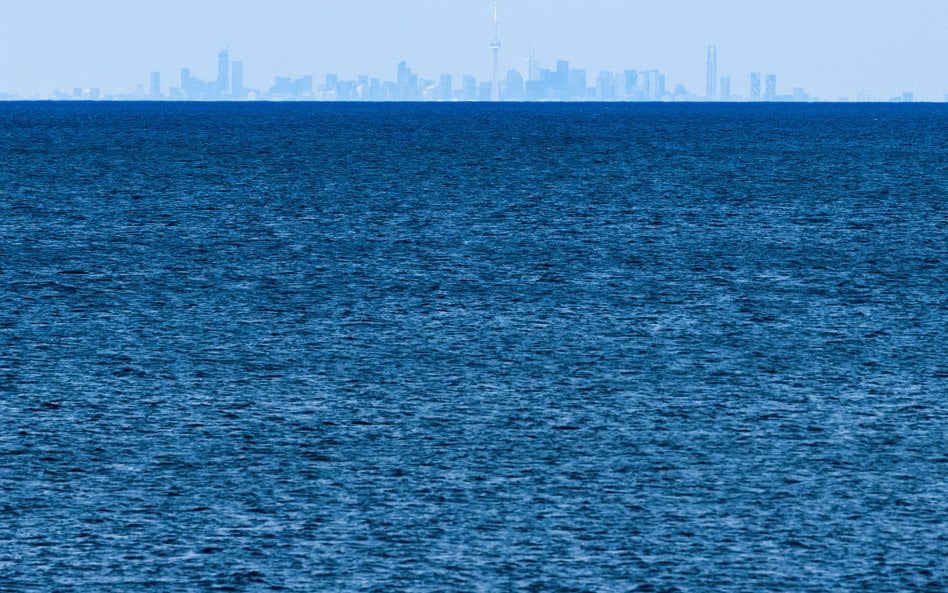 Panorama Toronto widziana z jeziora Ontario