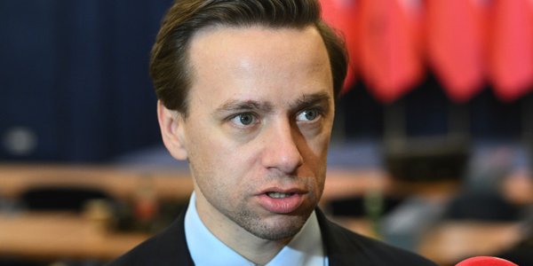 Tusk wpadł z komentarzem o porodówce w Lesku. Zyska Konfederacja?