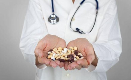 W reklamie lekarz szkodzi