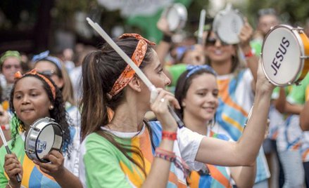 Grupa ewangelikalna promuje swoją wiarę podczas karnawału w Rio de Janeiro