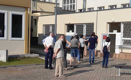 Wybory prezydenckie: przed lokalami kolejki od rana