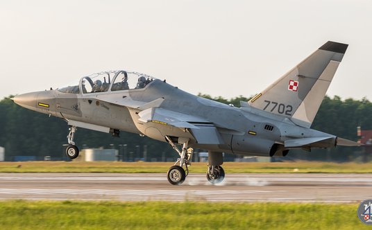 M-346 Bielik podczas startu z pasa 41 Bazy Lotnictwa Szkolnego w Dęblinie – codzienność zaawansowane