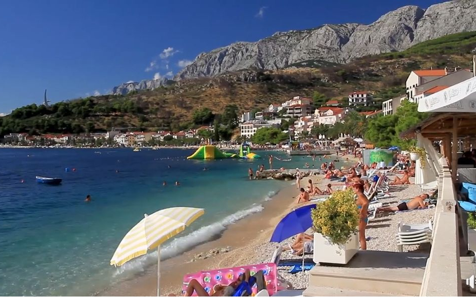 Na niektórych plażach trwa wojna o najlepsze miejsca