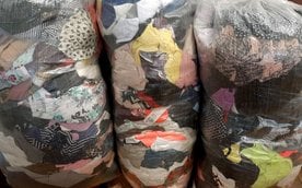 Nie będą przyjmowane rzeczy brudne, mokre, zniszczone lub niekompletne, odpady komunalne, dywany, ma