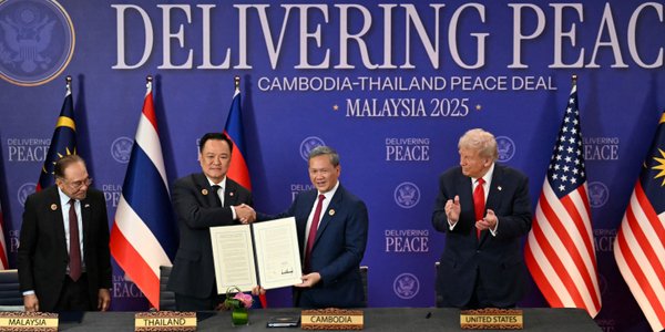 Dwa państwa w Azji podpisały umowę pokojową. Na ceremonii Donald Trump