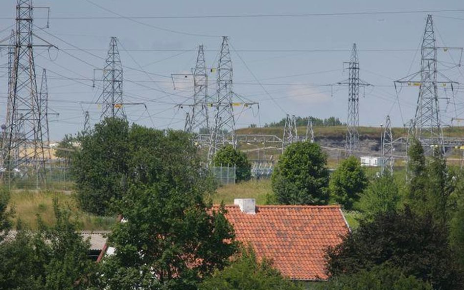 Decyzje administracyjne będące podstawą lokalizacji sieci energetycznej na cudzych nieruchomościach 