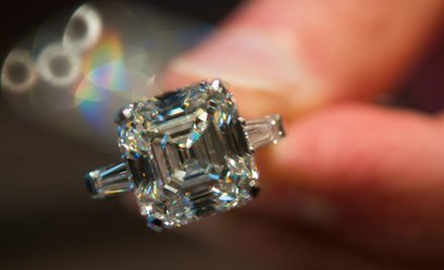 Rewolucja na rynku diamentów. Laboratoryjne kamienie wywróciły ceny do góry nogami