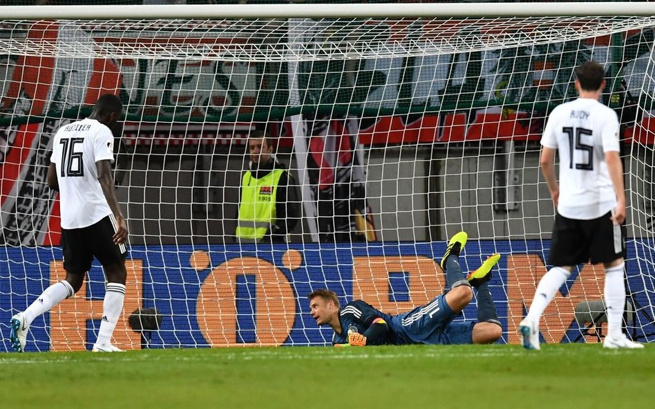 Neuer wrócił do bramki, mistrzowie świata przegrali