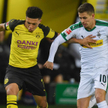 Jadon Sancho (z lewej) uważa, że Bundesliga to najlepsze miejsce dla młodych piłkarzy