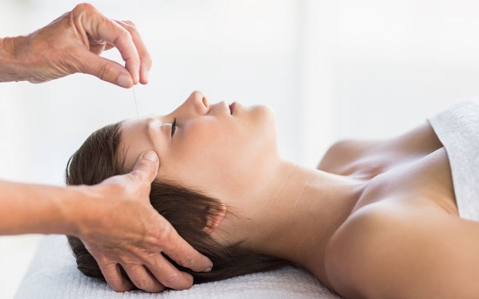 Hiszpania wypowiada wojnę medycynie alternatywnej. Koniec z akupunkturą i homeopatią