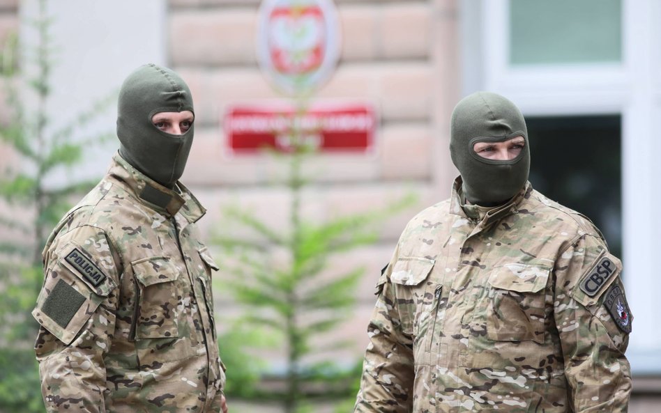 Śledztwo prowadzi Prokuratura Regionalna w Szczecinie wraz z Centralnym Biurem Śledczym Policji, któ