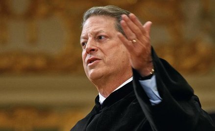 Al Gore odebrał wczoraj w Poznaniu doktorat honoris causa UAM