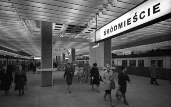 Wystrój Dworca Śródmieścia przed poand 60 laty robił wrażenie swoją przestrzenią, w nią doskonale wp