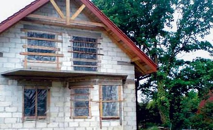 Dom z 2008 r. w stanie surowym otwartym o pow. 240 mkw. na pograniczu Białołęki i Michałowa Grabiny 