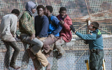 Hiszpania umacnia granice swojej afrykańskiej eksklawy w Ceucie. Nie chce imigrantów