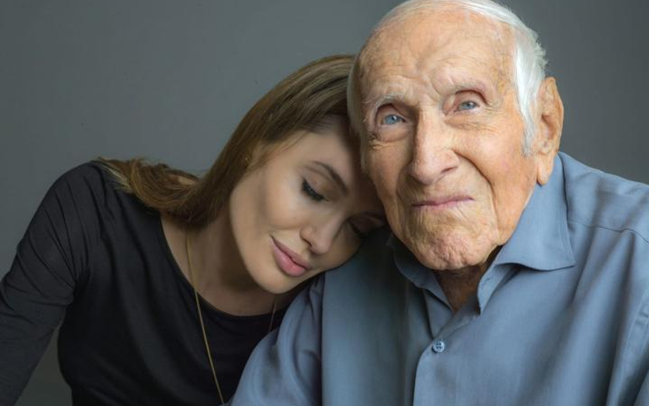 Z Angeliną Jolie podczas realizacji filmu „Niezłomny”. Zamperini miał wówczas 96 lat