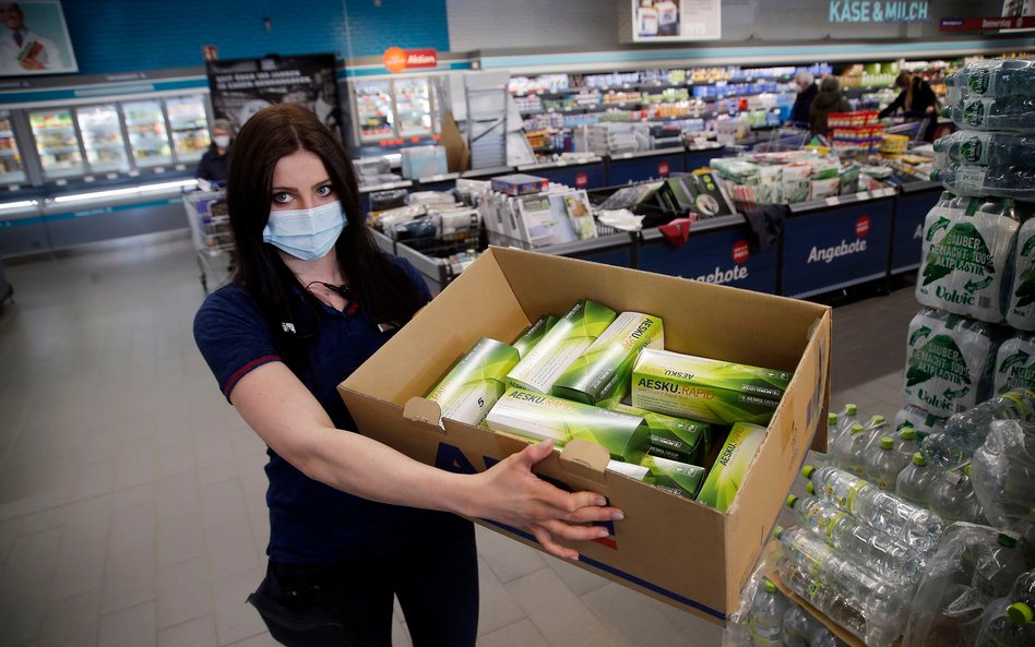 Aldi i Rossmann sprzedają testy na koronawirusa. Na razie w Niemczech