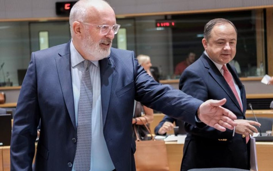 Frans Timmermans i Konrad Szymański kolejny raz spotkali się z okazji wysłuchania Polski.